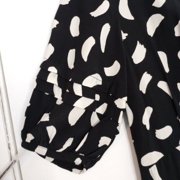 Uniqlo:C Black & White Balloon Sleeve Dress - Picture 5 of 13